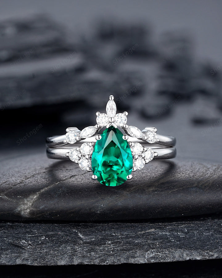 Vintage Pear Cut Emerald Engagement Ring Set, Unique Silver White Gold Wedding Ring Bridal Set May Birithstone Promise Anniversary Ring Gift - ShainJewelry