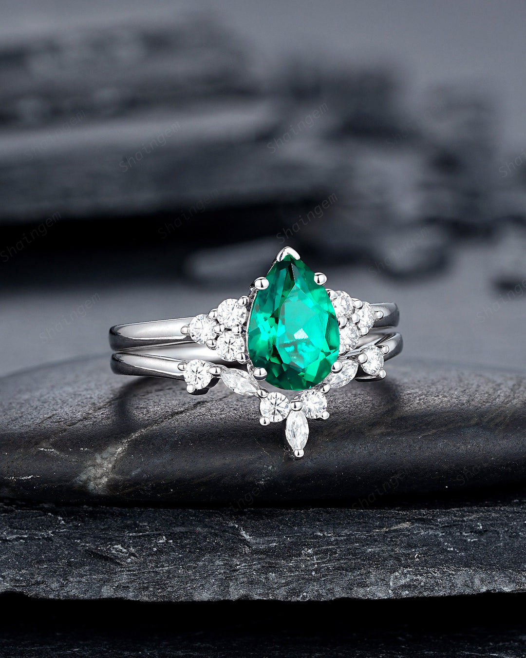 Vintage Pear Cut Emerald Engagement Ring Set, Unique Silver White Gold Wedding Ring Bridal Set May Birithstone Promise Anniversary Ring Gift - ShainJewelry