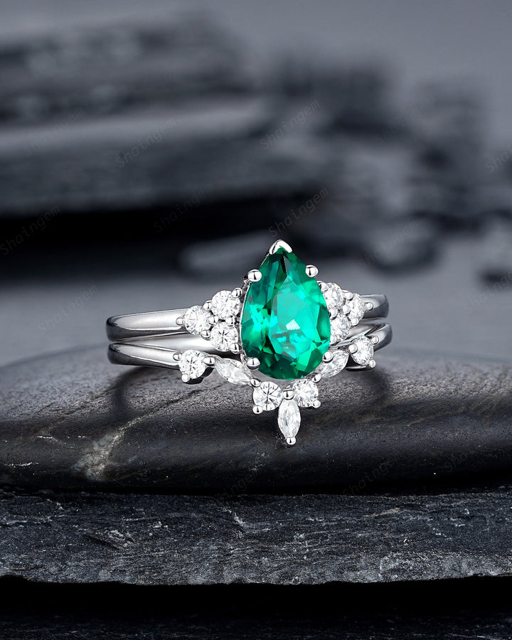 Vintage Pear Cut Emerald Engagement Ring Set, Unique Silver White Gold Wedding Ring Bridal Set May Birithstone Promise Anniversary Ring Gift - ShainJewelry