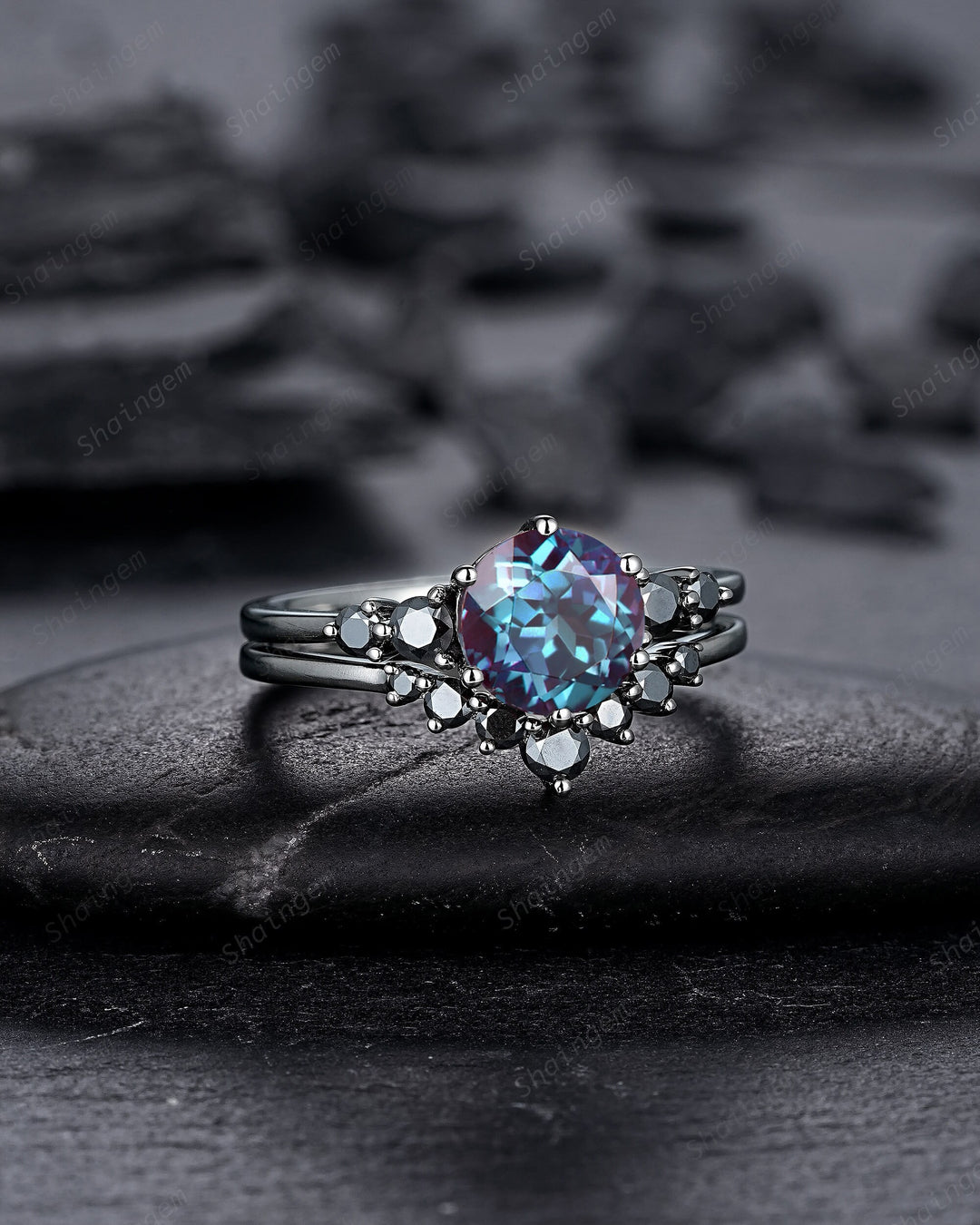 Vintage Black Gold Round Cut Alexandrite Engagement Ring, Rhodium Black Color Changing Stone Wedding Ring, Gothic Bridal Set Promise Ring - ShainJewelry