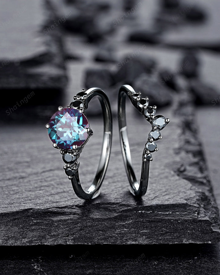 Vintage Black Gold Round Cut Alexandrite Engagement Ring, Rhodium Black Color Changing Stone Wedding Ring, Gothic Bridal Set Promise Ring - ShainJewelry