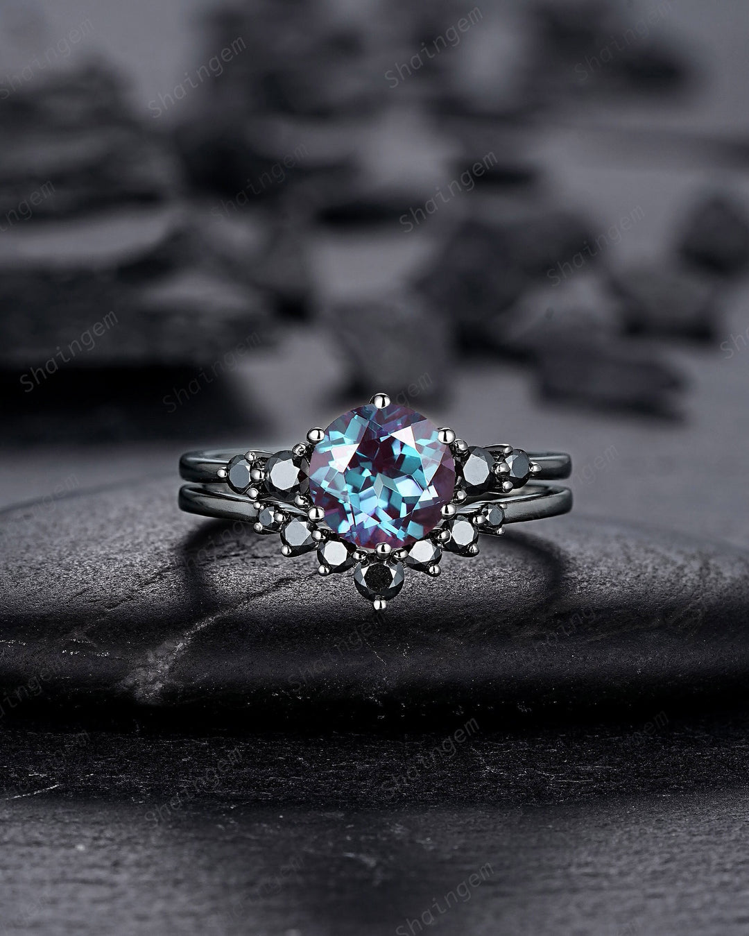 Vintage Black Gold Round Cut Alexandrite Engagement Ring, Rhodium Black Color Changing Stone Wedding Ring, Gothic Bridal Set Promise Ring - ShainJewelry