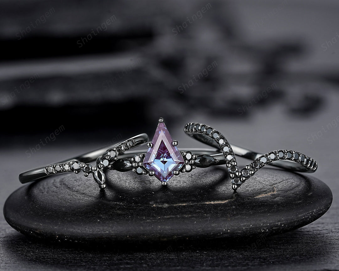 Black Gold Kite Shape Alexandrite Bridal Set, Dark Wedding Witchy Ring, Gothic Rhodium Black Alexandrite Engagement Ring Gift for Women - ShainJewelry