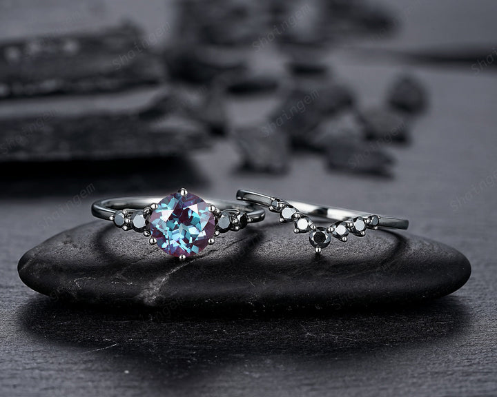 Vintage Black Gold Round Cut Alexandrite Engagement Ring, Rhodium Black Color Changing Stone Wedding Ring, Gothic Bridal Set Promise Ring - ShainJewelry