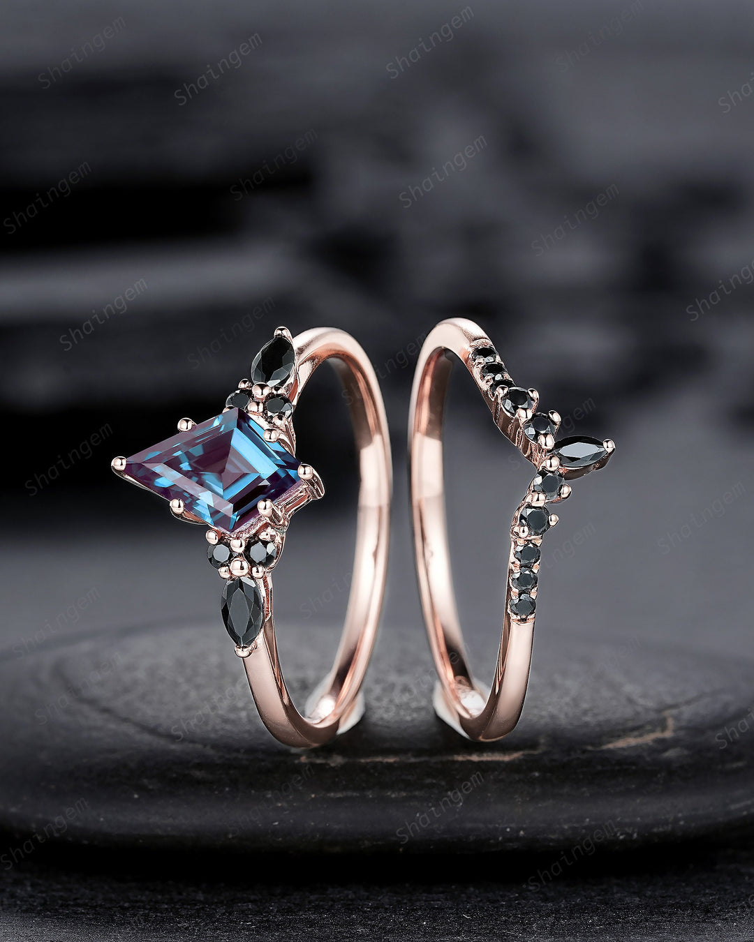Vintage Kite Cut Alexandrite Engagement Ring Set, V Shape Rose Gold Black Moissanite Promise Ring, Bridal Set Wedding Ring Gift for Women - ShainJewelry