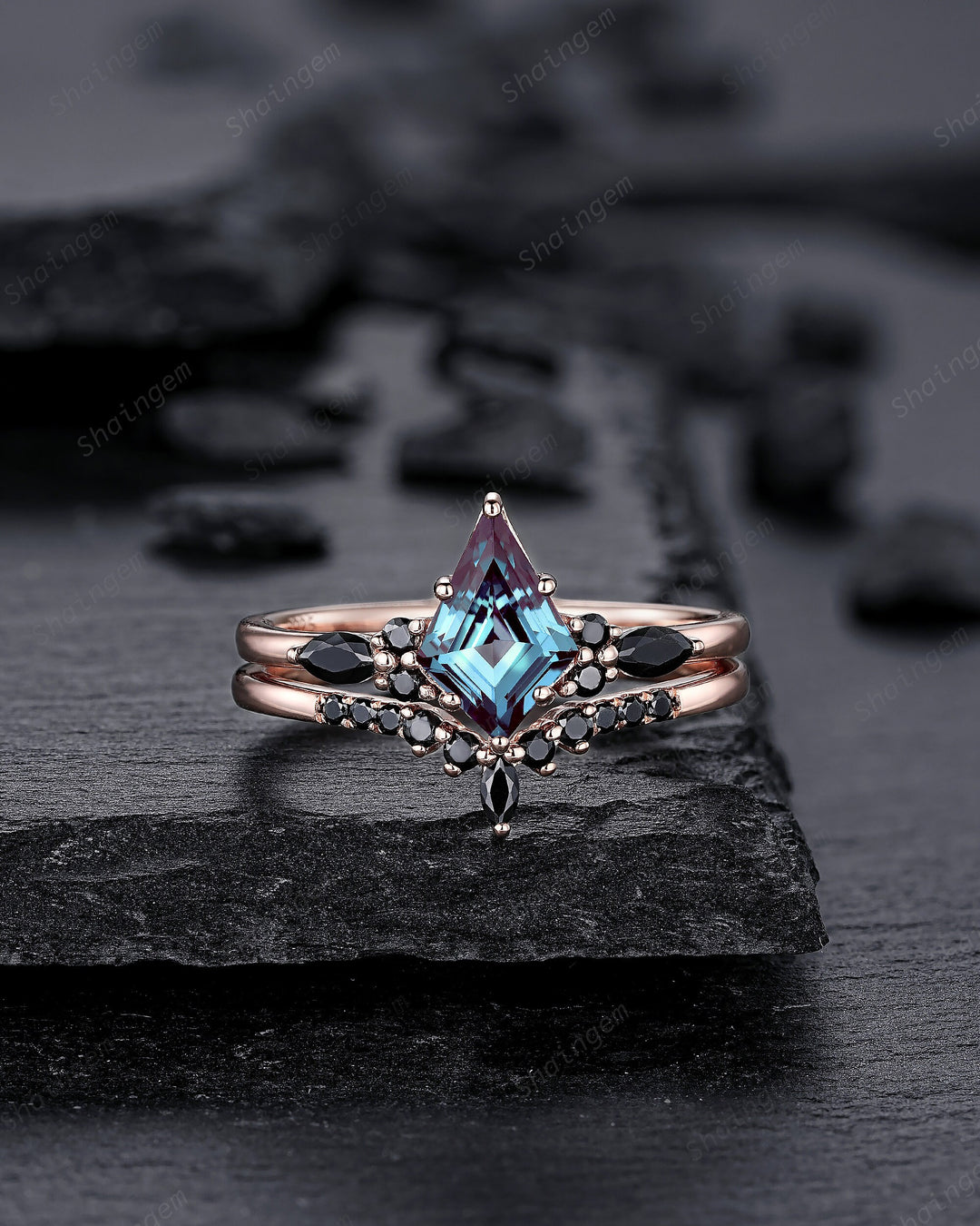 Vintage Kite Cut Alexandrite Engagement Ring Set, V Shape Rose Gold Black Moissanite Promise Ring, Bridal Set Wedding Ring Gift for Women - ShainJewelry