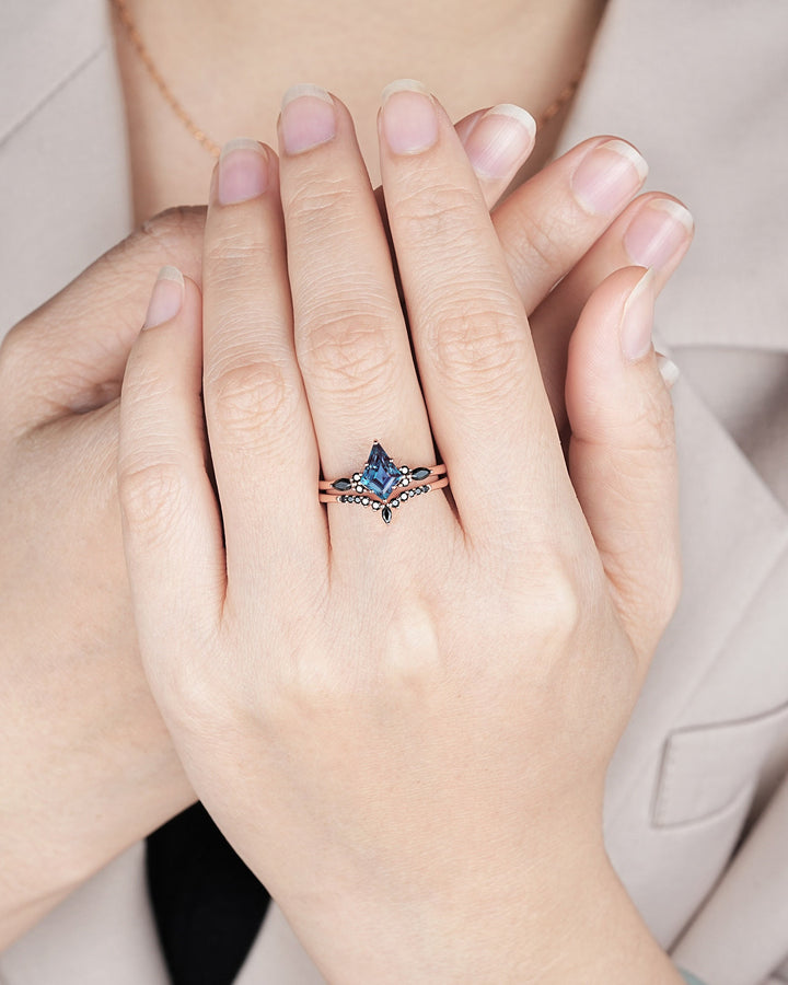 Vintage Kite Cut Alexandrite Engagement Ring Set, V Shape Rose Gold Black Moissanite Promise Ring, Bridal Set Wedding Ring Gift for Women - ShainJewelry
