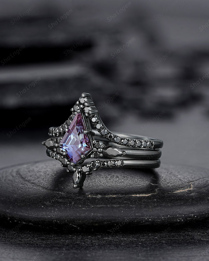 Black Gold Kite Shape Alexandrite Bridal Set, Dark Wedding Witchy Ring, Gothic Rhodium Black Alexandrite Engagement Ring Gift for Women - ShainJewelry