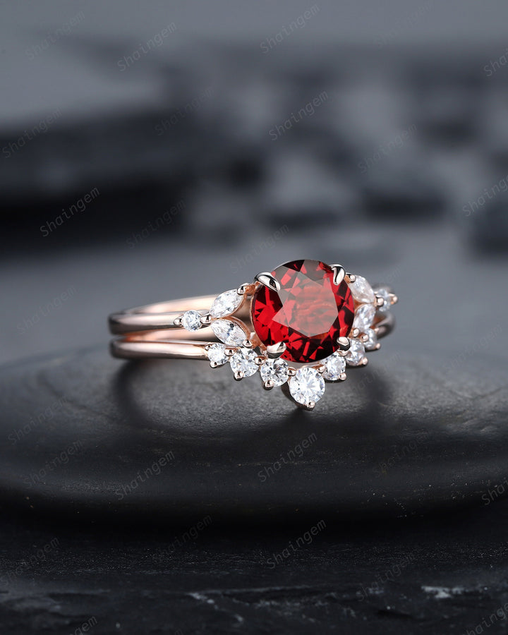 Vintage Natural Garnet Engagement Ring Set, 14K Rose Gold Round Cut Garnet and Moissanite Promise Ring, Garnet Wedding Ring Gift for Women - ShainJewelry