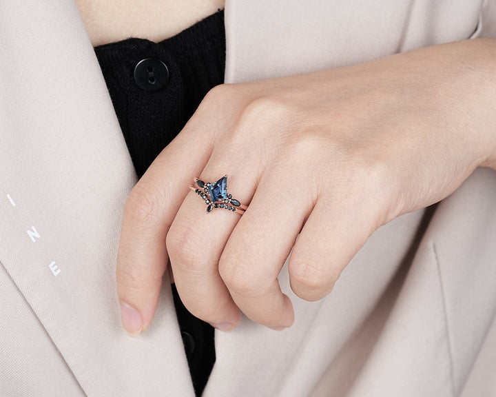 Vintage Kite Cut Alexandrite Engagement Ring Set, V Shape Rose Gold Black Moissanite Promise Ring, Bridal Set Wedding Ring Gift for Women - ShainJewelry
