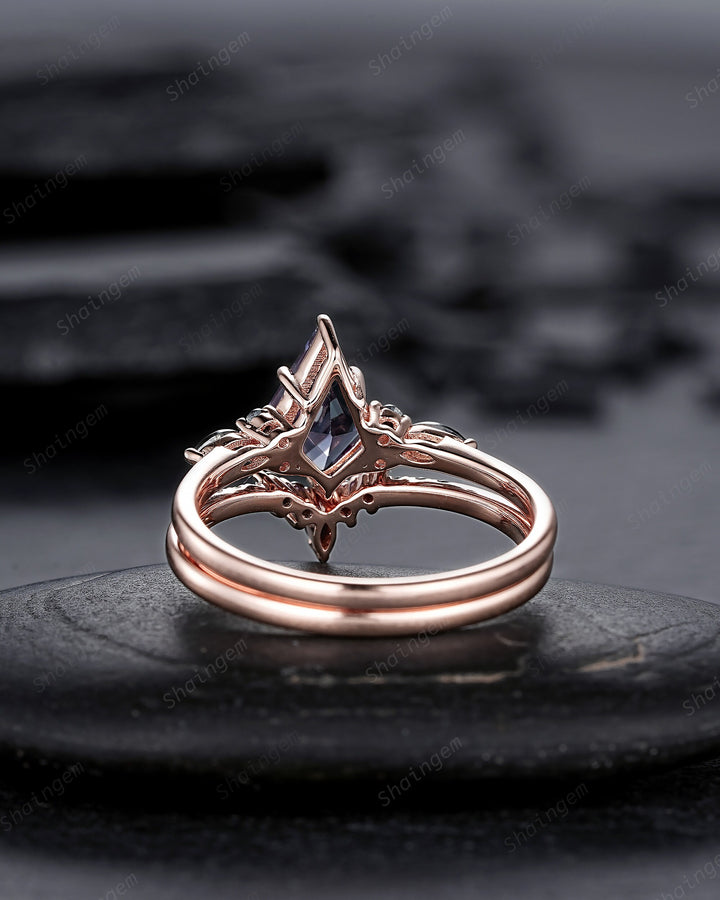 Vintage Kite Cut Alexandrite Engagement Ring Set, V Shape Rose Gold Black Moissanite Promise Ring, Bridal Set Wedding Ring Gift for Women - ShainJewelry