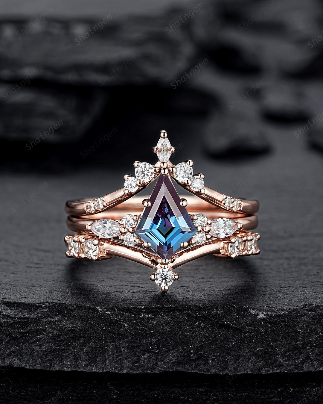 3PCS Vintage Kite Cut Alexandrite Engagement Ring Set, V Shape Rose Gold June Birthstone Promise Ring, Unique Curved Wedding Ring for Women - ShainJewelry