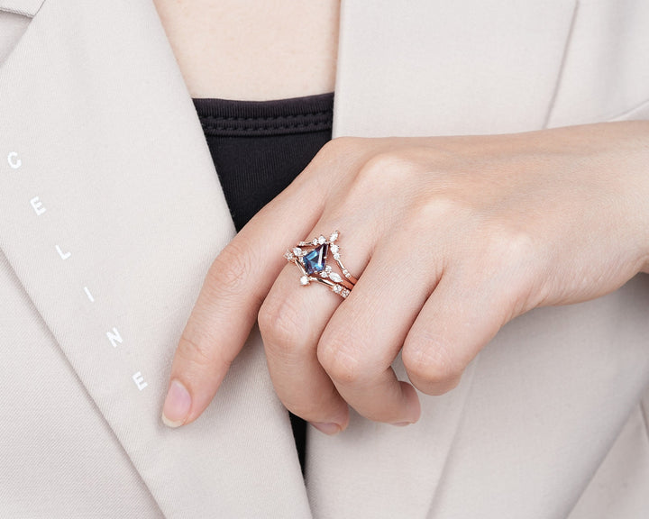 3PCS Vintage Kite Cut Alexandrite Engagement Ring Set, V Shape Rose Gold June Birthstone Promise Ring, Unique Curved Wedding Ring for Women - ShainJewelry