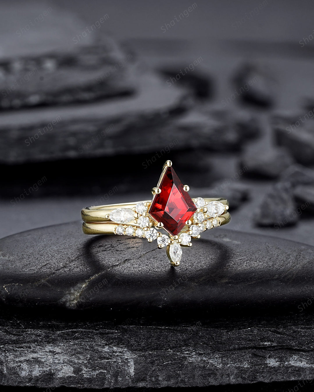 Vintage Kite Cut Garnet and Diamonet Engagement Ring Set, Unique 14K 18K Yellow Gold Garnet Promise Ring, Wedding Ring Set Gift for Women - ShainJewelry