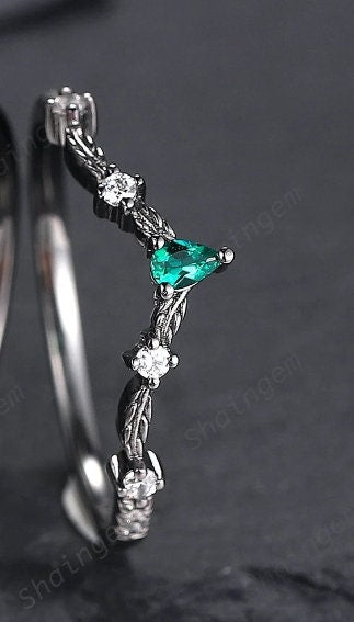 Vintage Black Gold Pear Shape Emerald Engagement Ring, Rhodium Black Emerald Wedding Set, Witchy Bridal Set Promise Ring Black Floral Ring - ShainJewelry