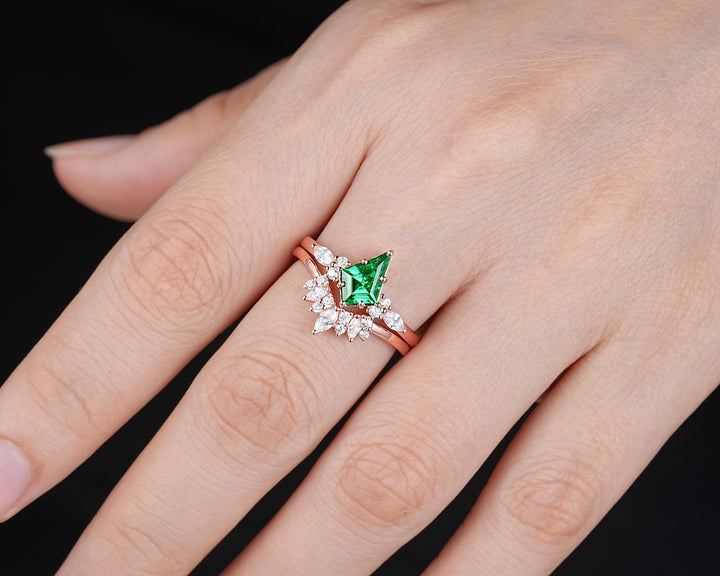 Vintage Kite Cut Green Garnet Engagement Ring Unique Rose Gold Chevron Wedding Set Cluster Promise Ring Gift January Birthstone for Women - ShainJewelry