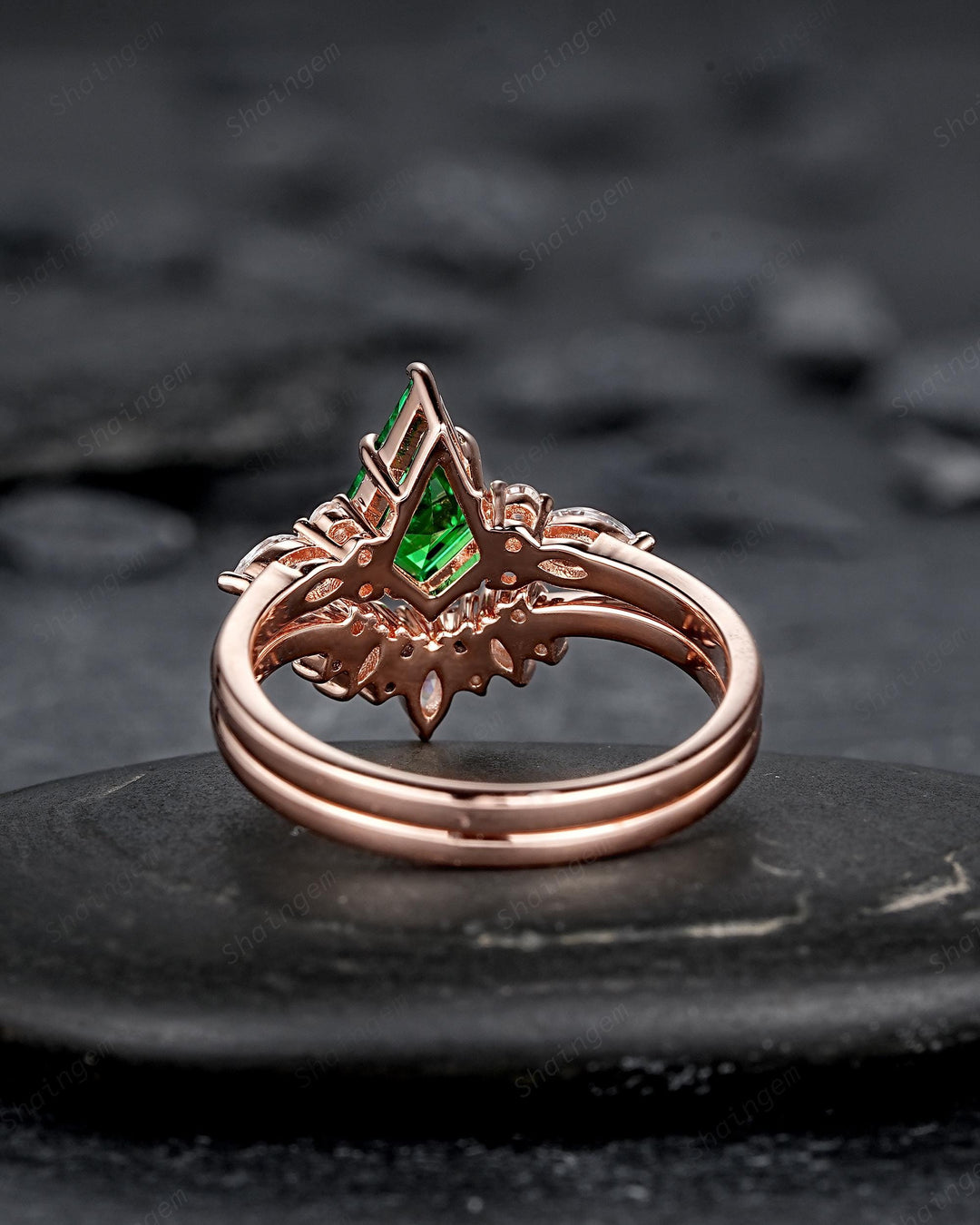 Vintage Kite Cut Green Garnet Engagement Ring Unique Rose Gold Chevron Wedding Set Cluster Promise Ring Gift January Birthstone for Women - ShainJewelry