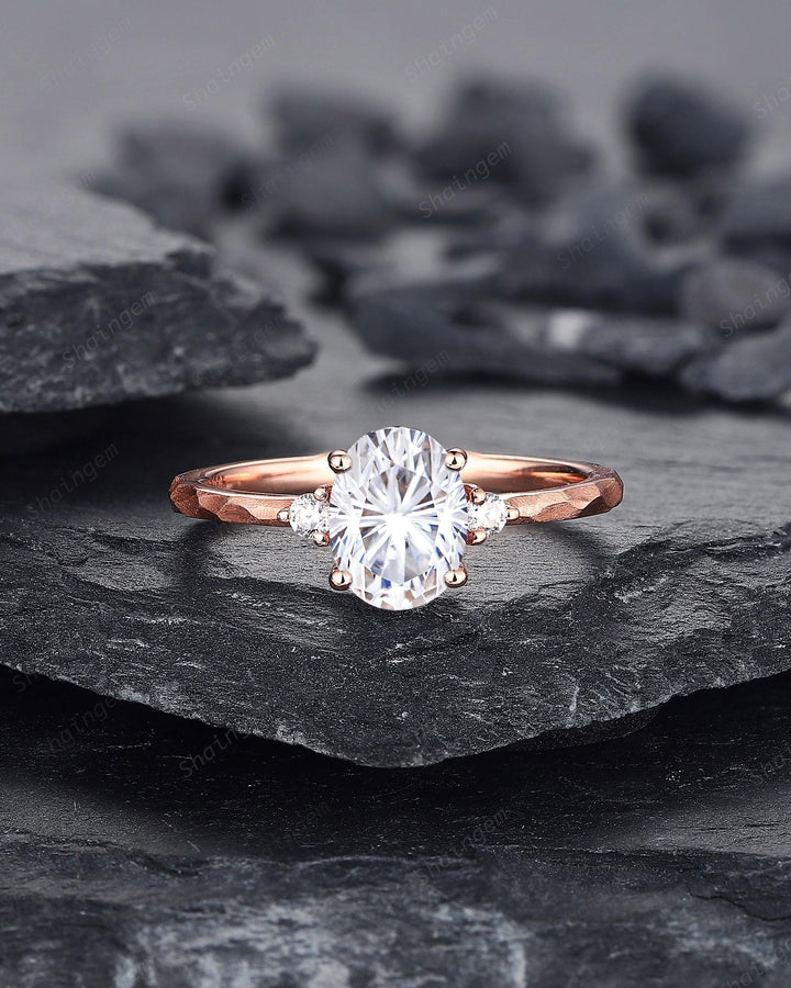 Unique Hammered Oval Shape Fireworks Cut Moissanite Engagement Ring Set, Hand Forged 14K 18K Rose Gold Diamond Bridal Set Promise Ring Gift - ShainJewelry